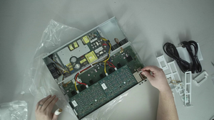 CRS354-48G-4S+2Q+RM empaque original