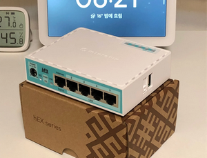 RouterBOARD E50UG empaque original MikroTik hEX S