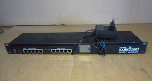 RB3011UiAS-RM empaque original MikroTik