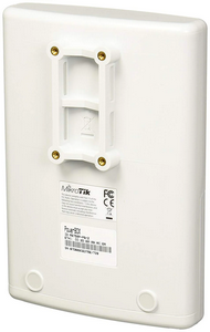 RouterBOARD RB750P-PBr2 PowerBox vista trasera con puertos ethernet y PoE