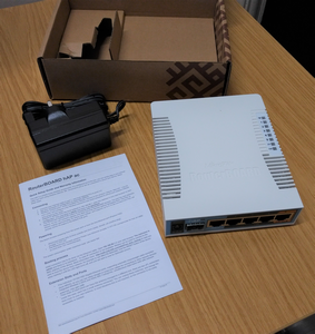 RouterBOARD RB951G-2HnD empaque original MikroTik